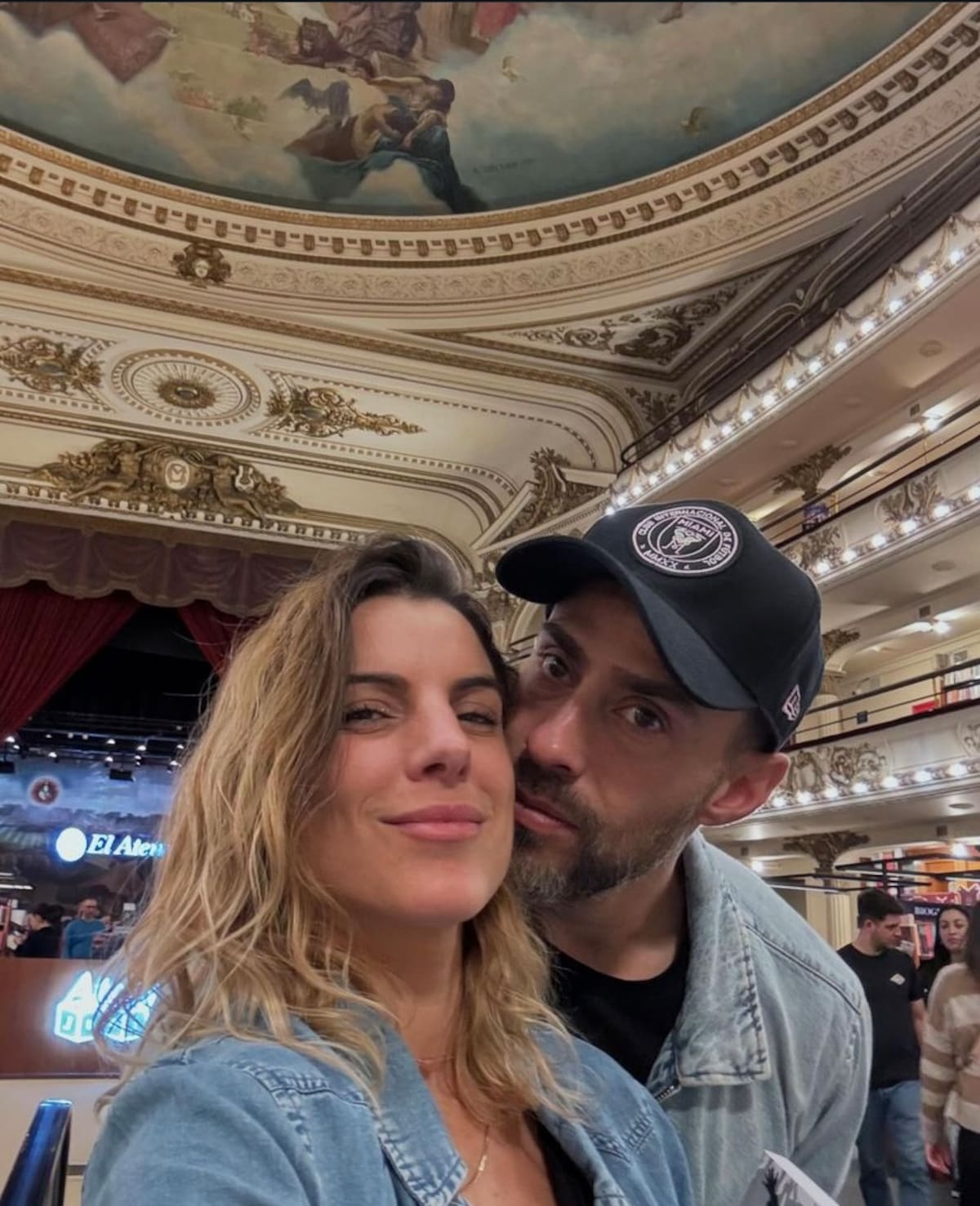 Maite Orsini y Jorge Valdivia disfrutan de su viaje a Buenos Aires.