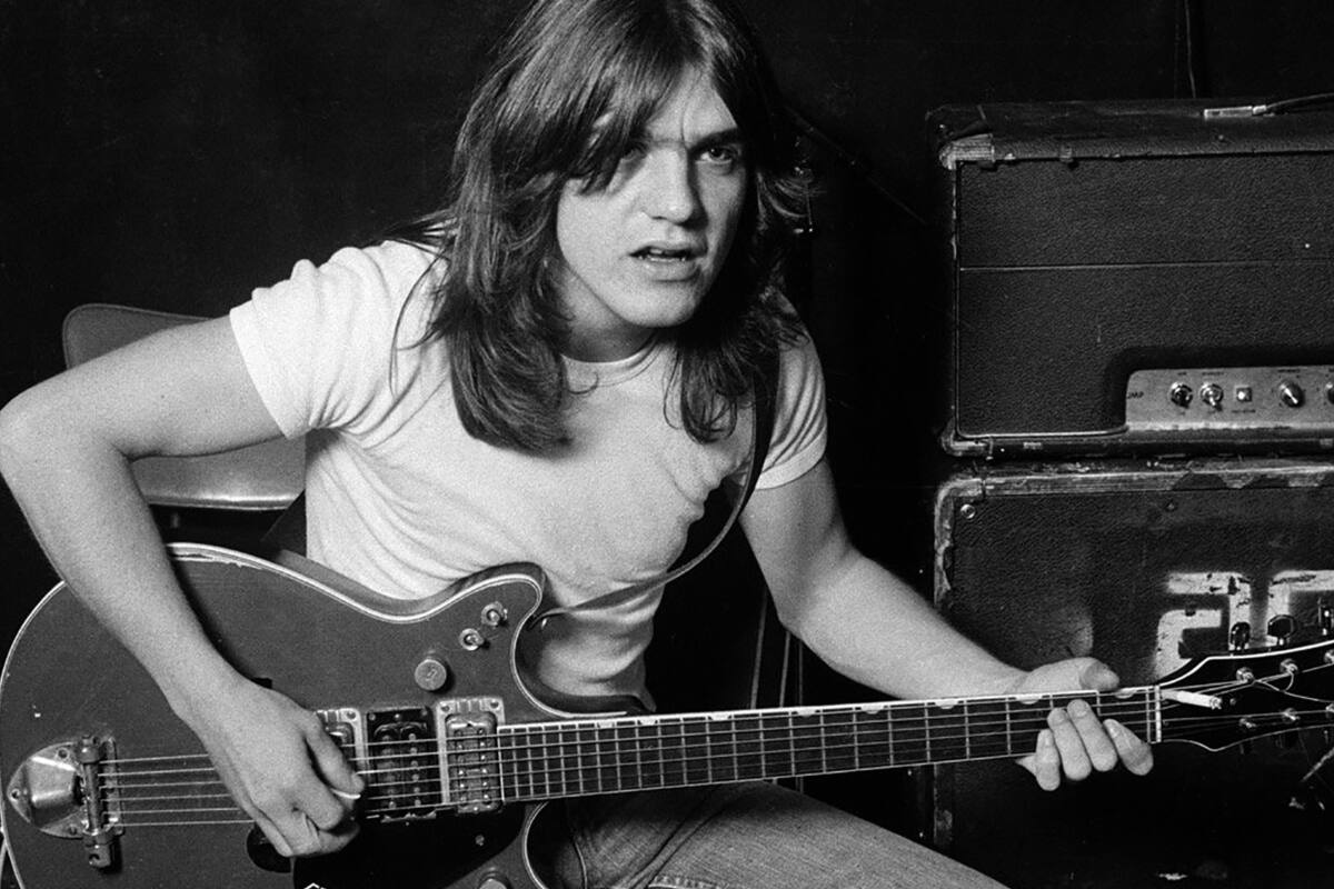 El guitarrista de AC/DC nació un día como hoy.