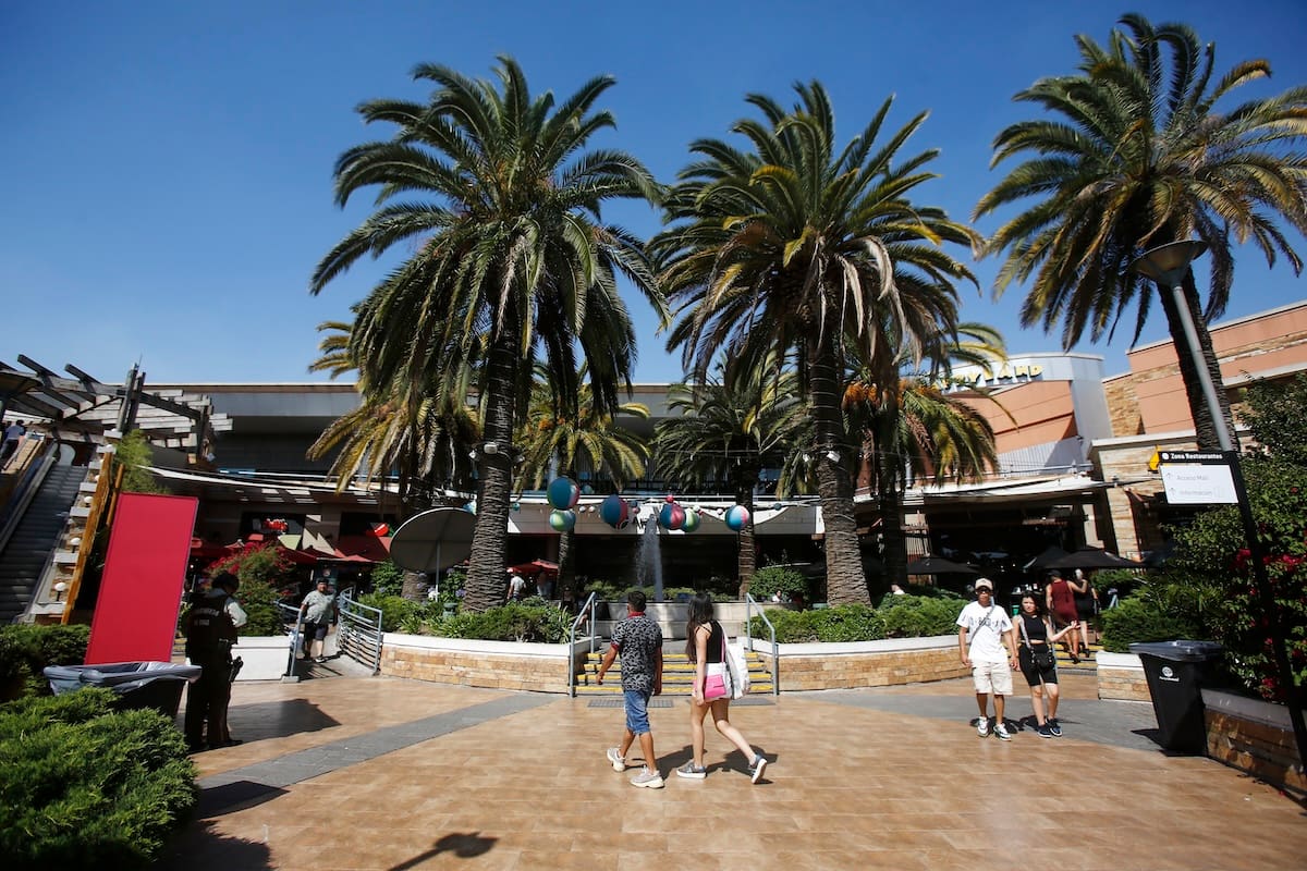 El centro comercial fue escogido por Chat GPT como el más barato de la Región Metropolitana.