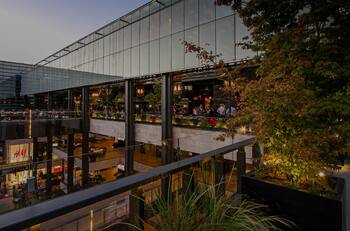 Mall de la RM implementa sistema de estacionamiento inteligente: Así funciona