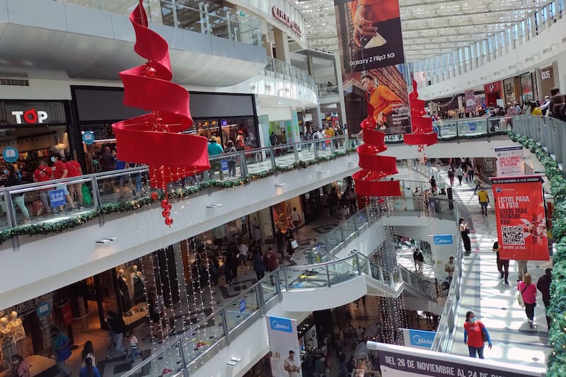 El nuevo mall que se ubicaría en Vitacura contará con tres pisos destinados a tiendas comerciales y locales exclusivos, entre otros servicios.