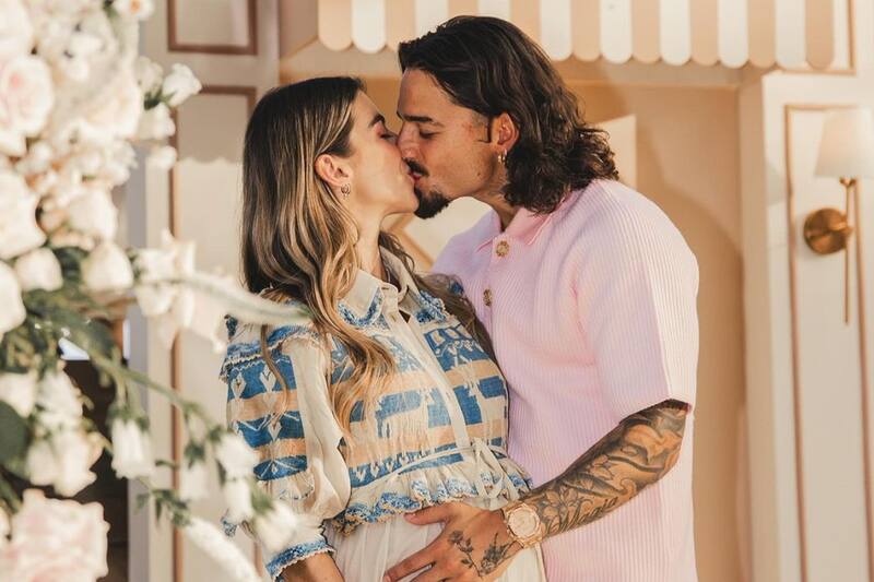 y Susana Gómez realizaron un lujoso baby shower para París, la bebé de la pareja colombiana que viene en camino.