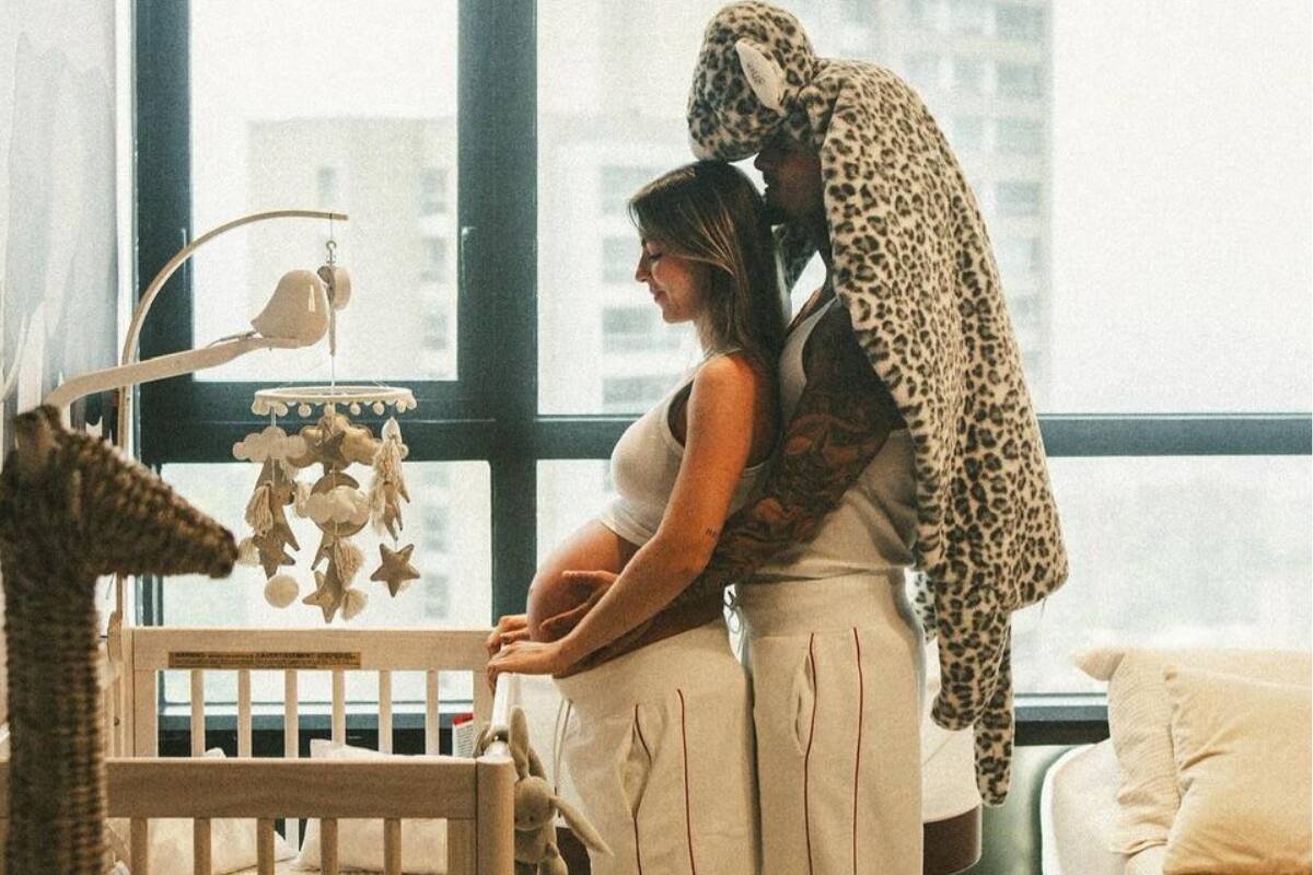 Presentó la lujosa habitación que tendrá su hija París a pocos días de ser padre.