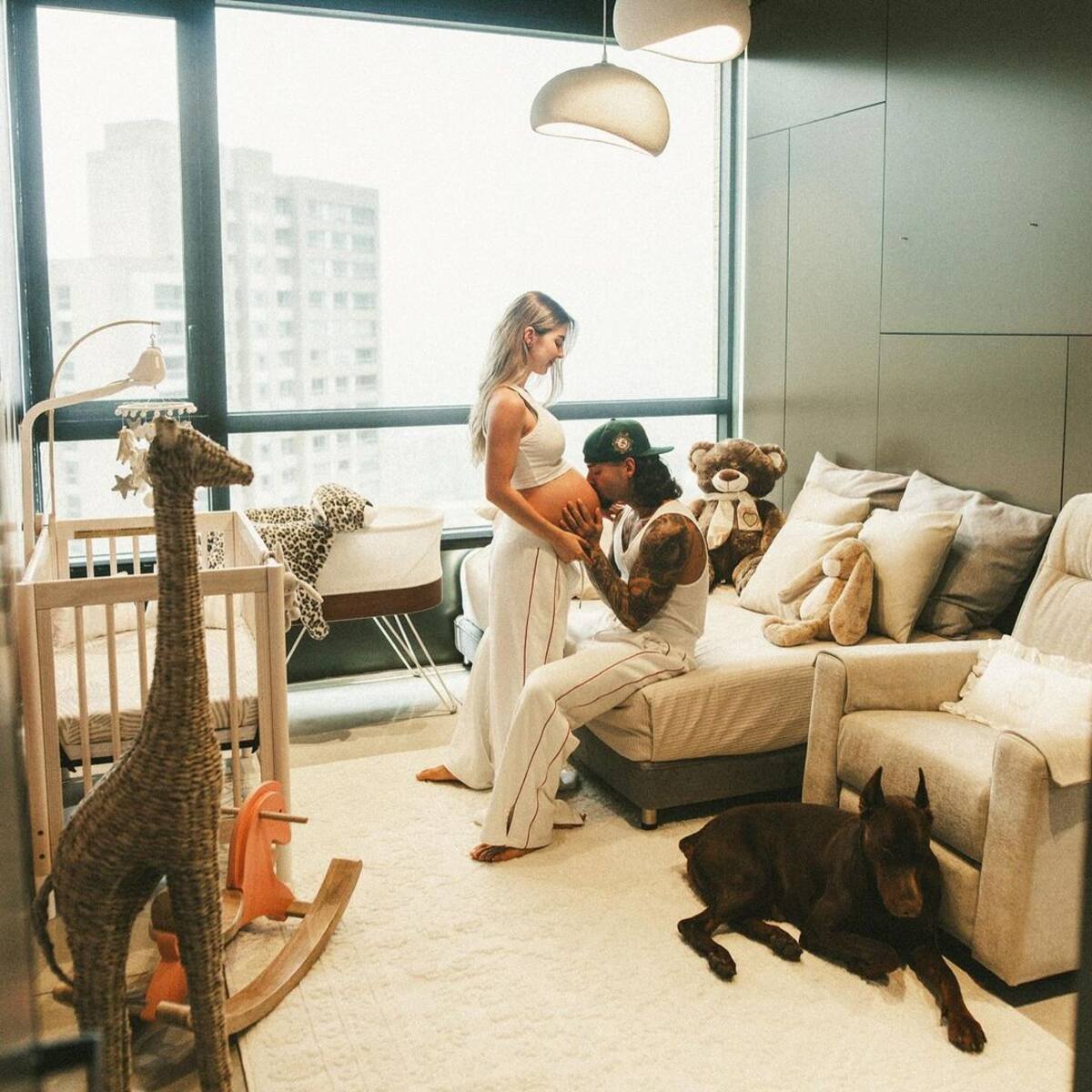 Maluma dejó en evidencia la lujosa habitación que tendrá su hija París,