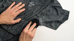 Ni detergente ni cloro: Así puedes quitar las manchas de desodorante fácilmente de tus prendas