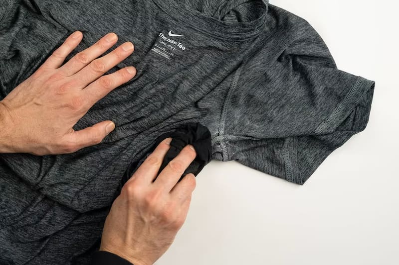 Usando solo dos productos, puedes dejar tus prendas como nuevas con este sencillo truco casero. Créditos: Nike.