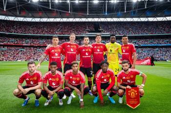 Manchester United da el golpe y amarra a su nuevo entrenador: contrato hasta 2027