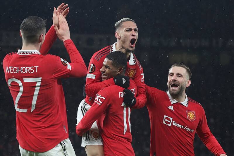 Manchester United busca dar el primer golpe.