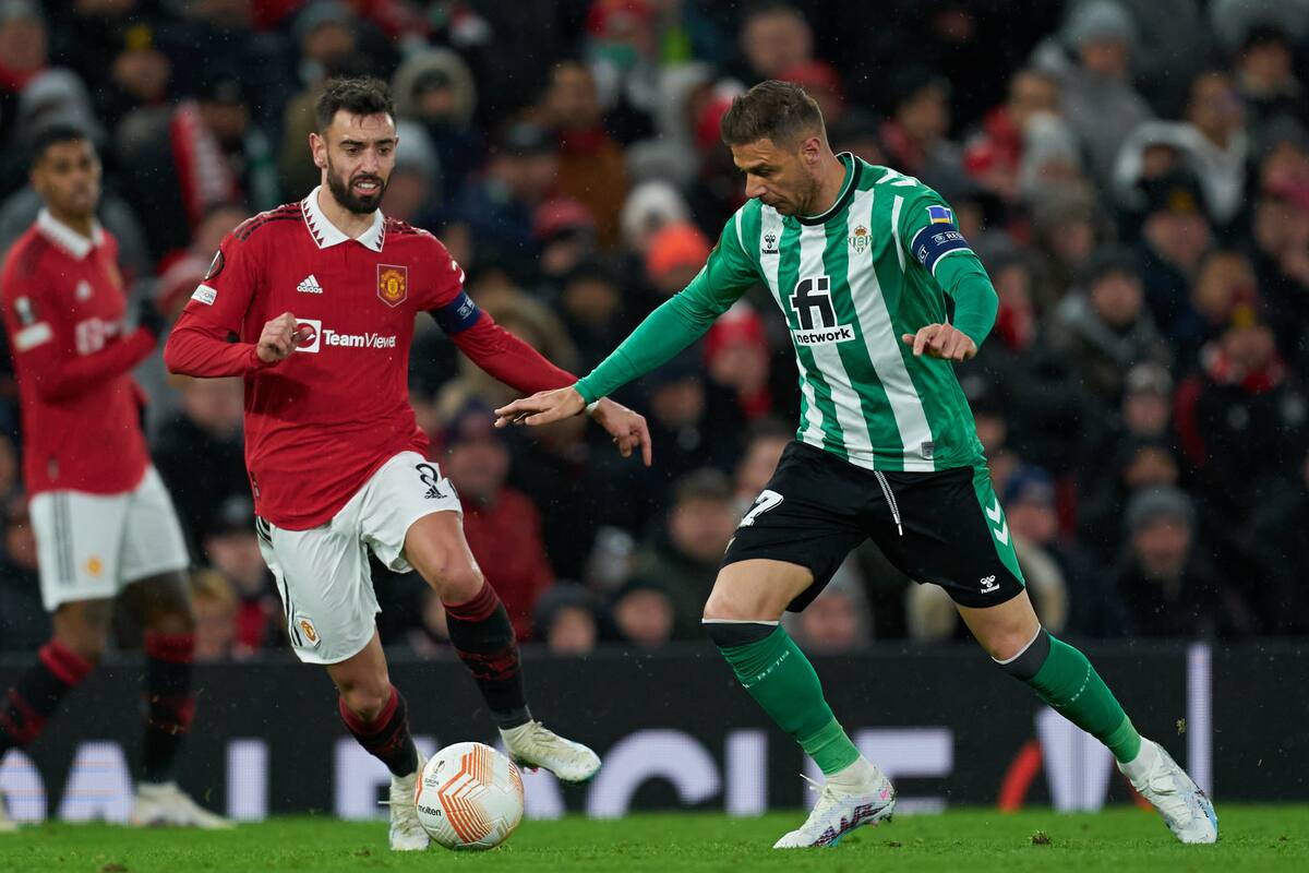 Manchester United vs Betis definirán la serie en España. Crédito: @RealBetis.