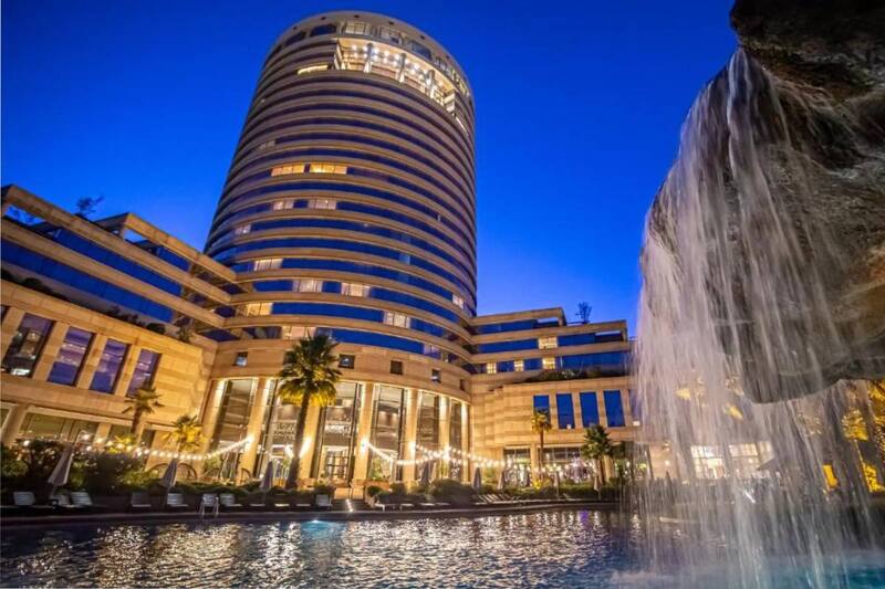 Revisa los cargos disponibles.