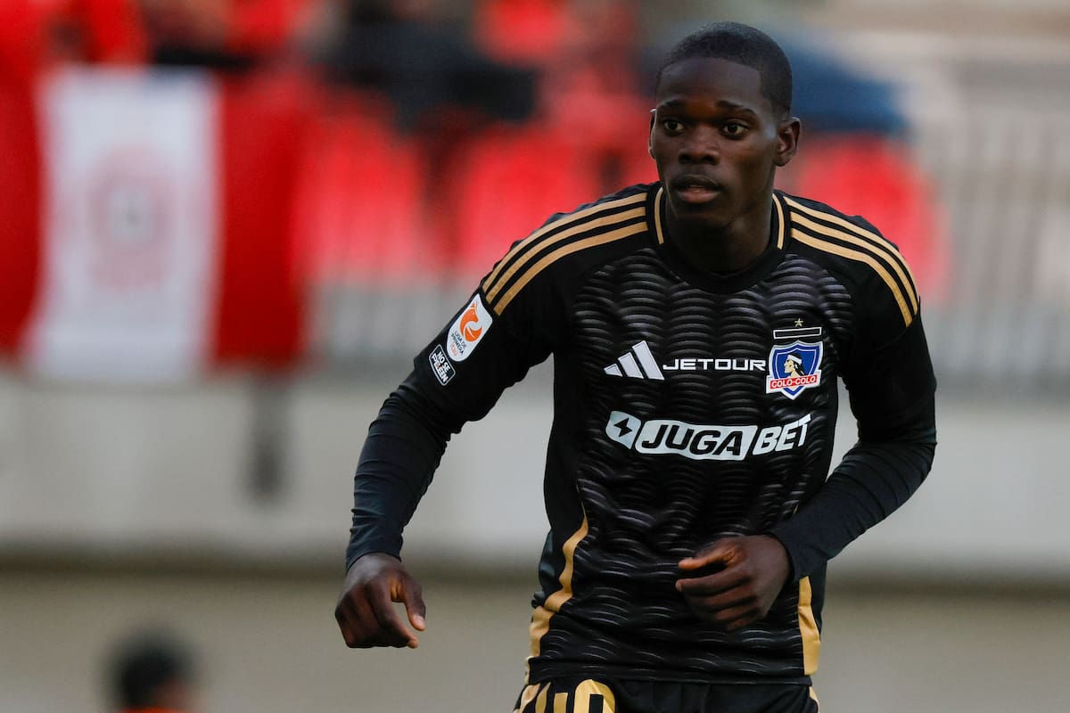 El extremo de origen haitiano debutó en Colo Colo con 19 años.