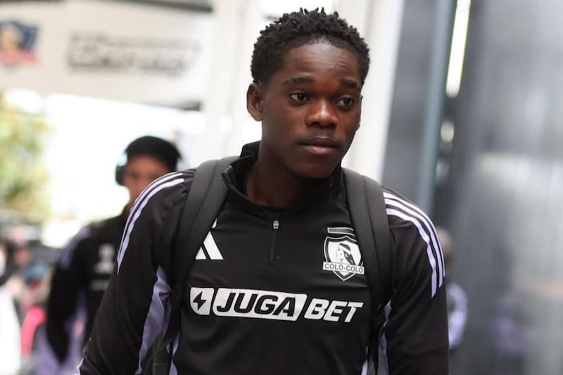 El delantero haitiano no fue citado para el amistoso ante Deportes Puerto Montt y respondió con golazos en las prácticas. Foto: Colo Colo Oficial.