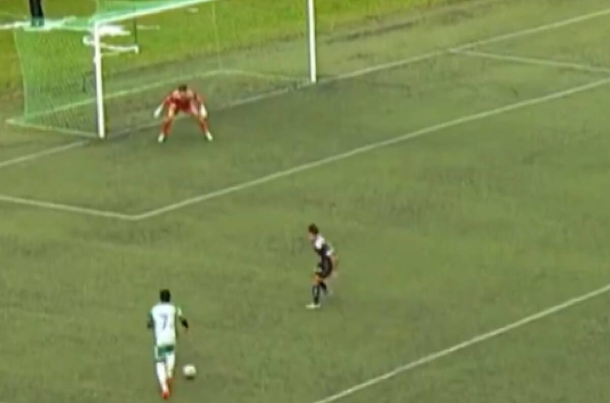 VIDEO | ¡Vaya definición! Manley Clerveaux sigue imparable en Puerto Montt con este golazo en Primera B