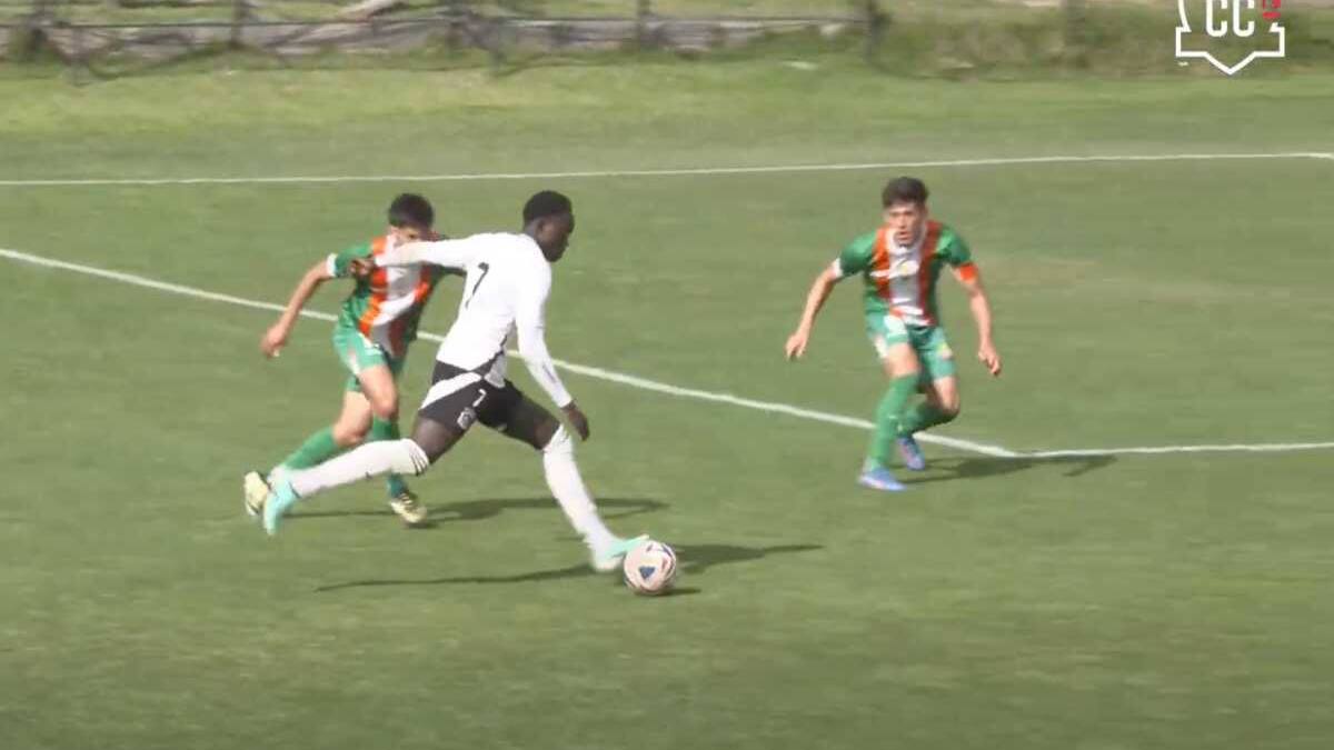 VIDEO | Manley Clerveaux le manda un mensaje a Fernando Ortiz con este golazo en Colo Colo Sub 20