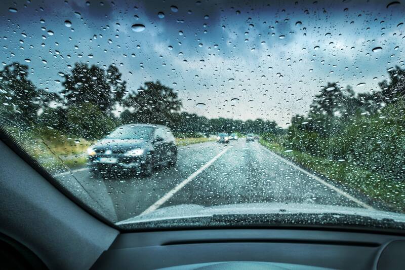 Revisa cuáles son los elementos que debes examinar para salir seguro en tu auto.