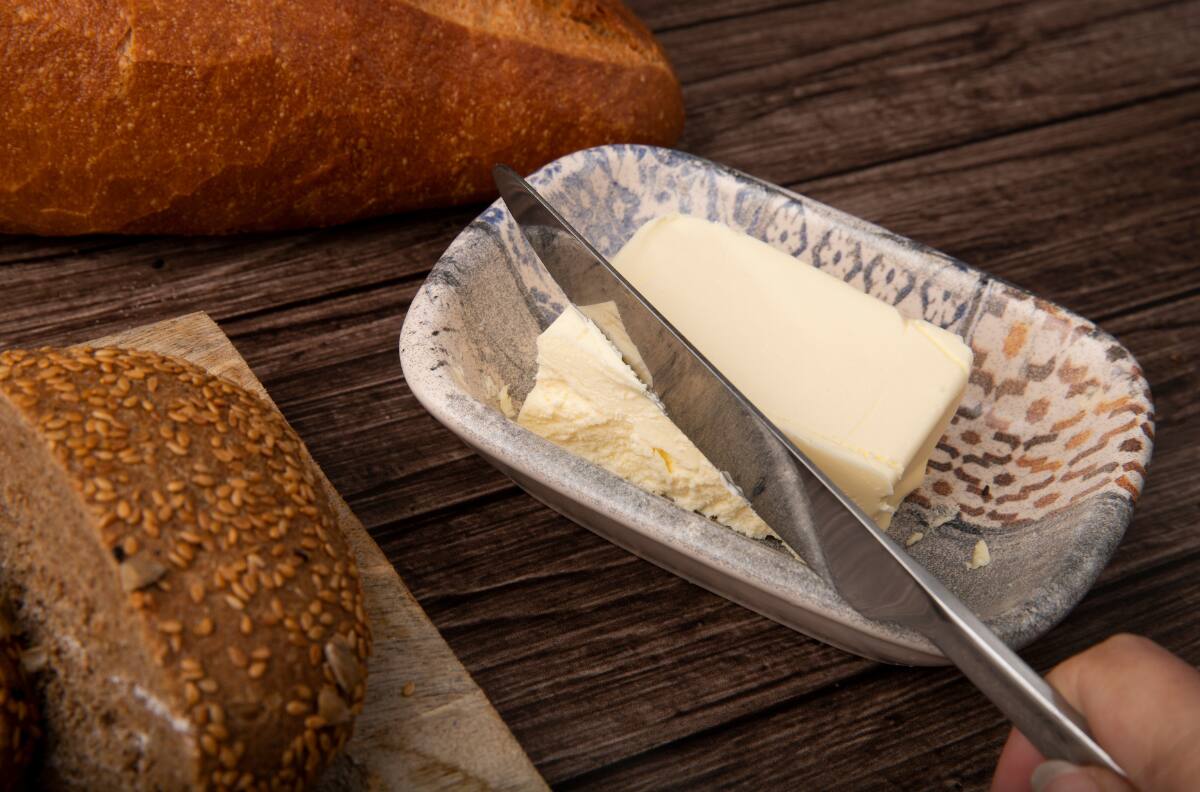 Reemplazar la mantequilla con este alimento desde los 50 años aumenta la longevidad según Harvard