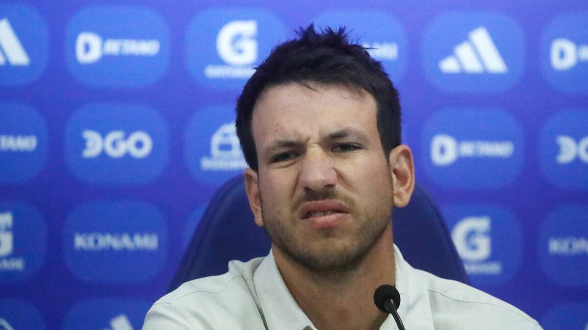 Estuvo un año en Chile y fracasó: el DT que se sumó a la lista de candidatos para la U