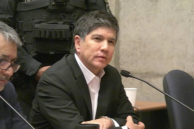 Manuel Monsalve quedó en prisión preventiva por los delitos de abuso sexual y violación.
