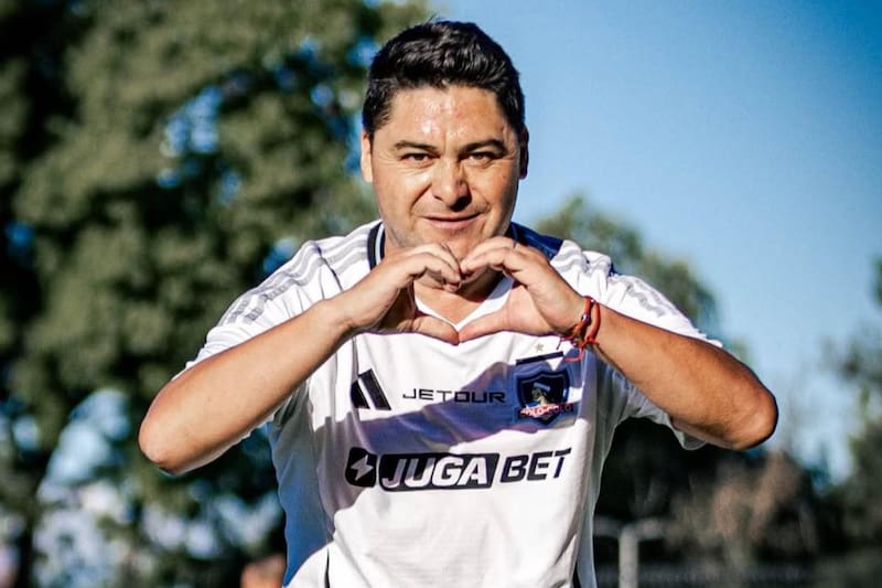 El ex delantero fundó la escuela inclusiva Esperanza Alba.