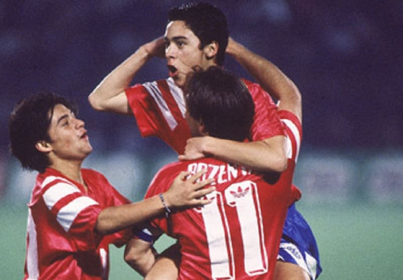 Tres figuras del tercer lugar de Chile en el Mundial Sub 17 de 1993. Foto: Archivo