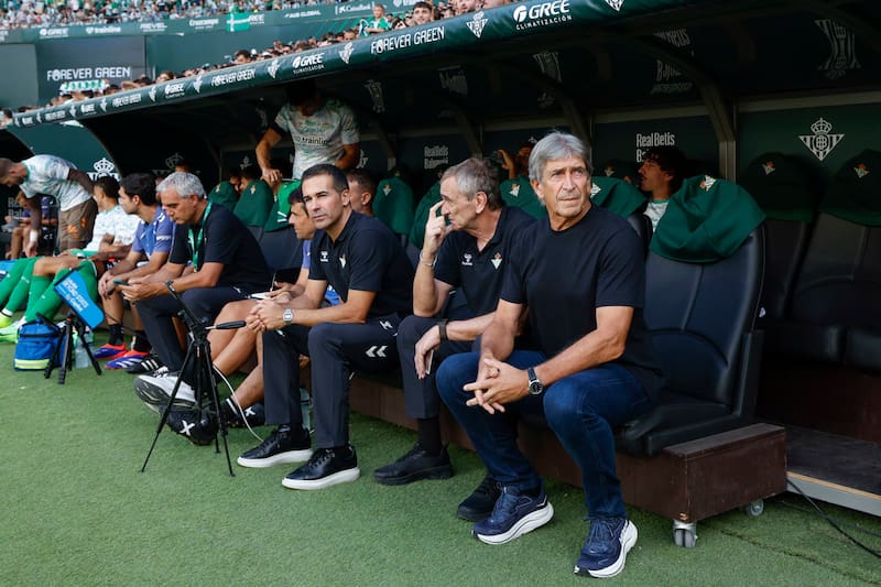 El DT chileno buscará su primer triunfo de la temporada con el Betis en Europa League. Foto: EFE
