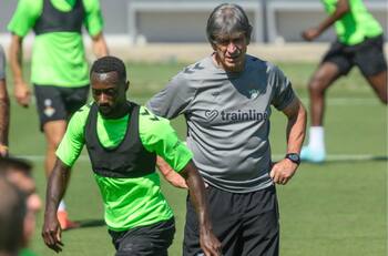 Erik Ten Hag sale al paso del gran deseo de Manuel Pellegrini