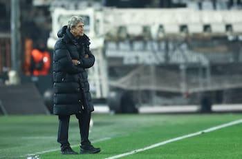 Días claves para Manuel Pellegrini: las dos salidas que pueden mermar su plantel