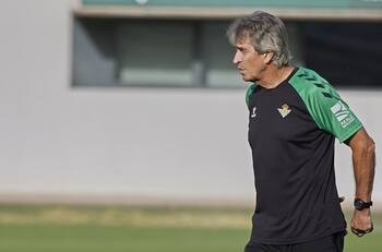 Desacuerdo entre el Betis y Manuel Pellegrini podría terminar con jugador clave fuera del club