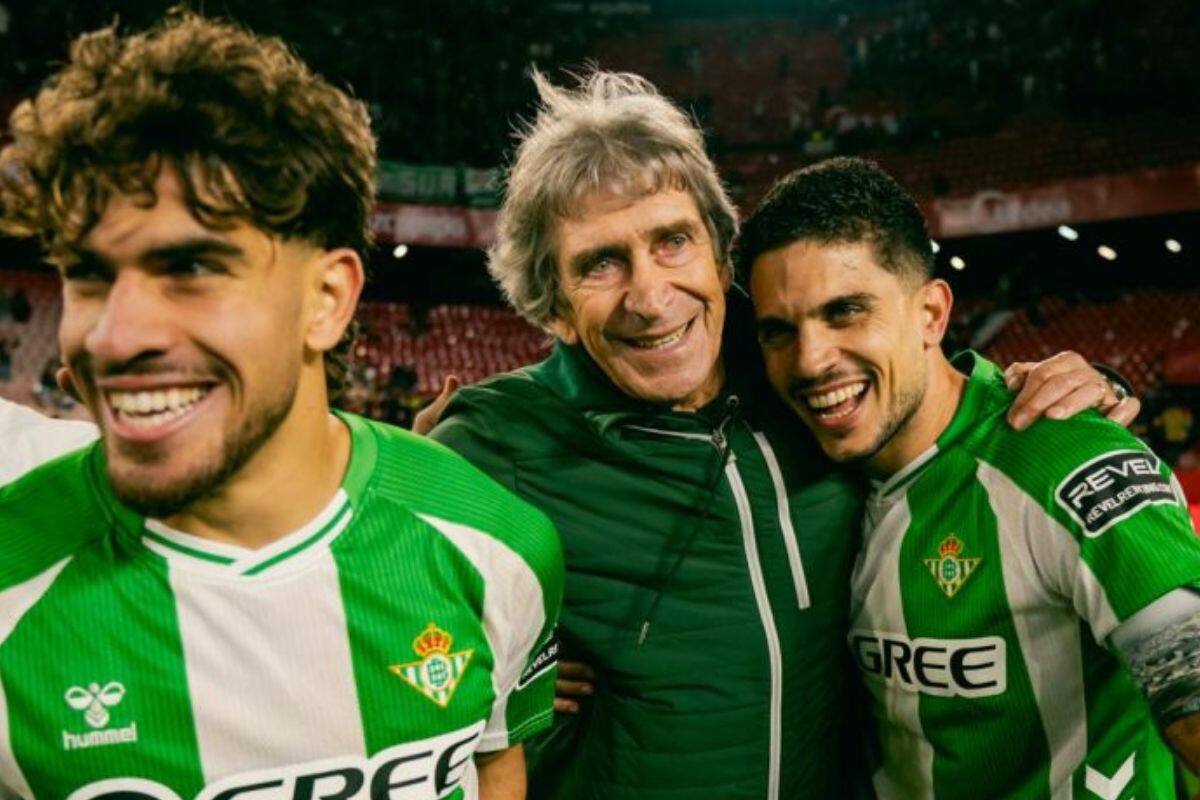 El Ingeniero feliz tras el triunfo del Betis sobre el Sevilla FC en noviembre de 2025. Foto: Real Betis Balompié.