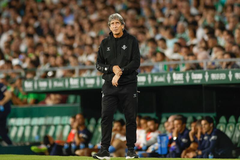 El chileno comienza su sexta temporada al mando del Betis. EFE
