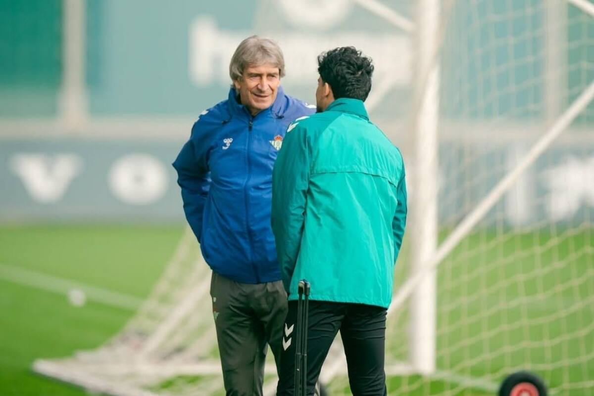 El DT chileno del Real Betis vuelve a ser alabado por uno de sus dirigidos. Foto: Real Betis en Instagram.