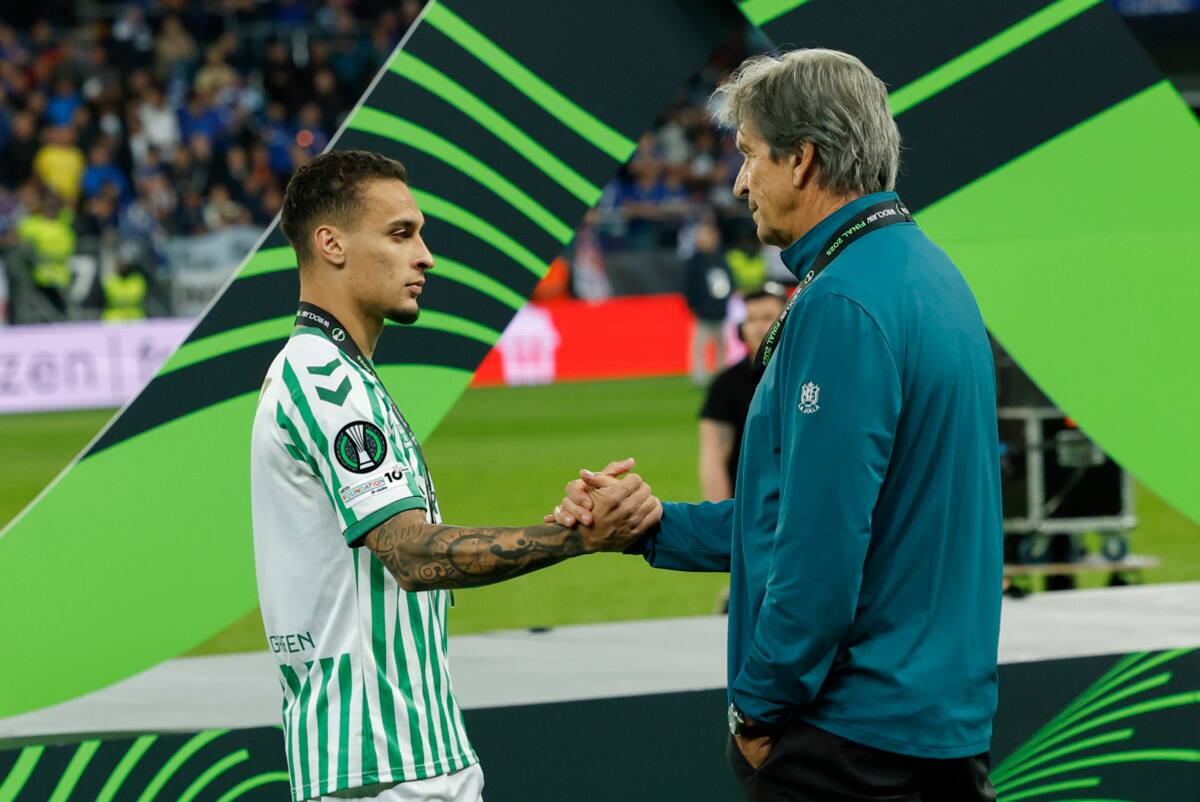 fue clave en la recuperación futbolística de Antony. Foto: EFE.
