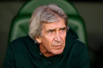 Le aparecen rivales al Real Betis para quedarse con el “chileno” obsesión de Manuel Pellegrini