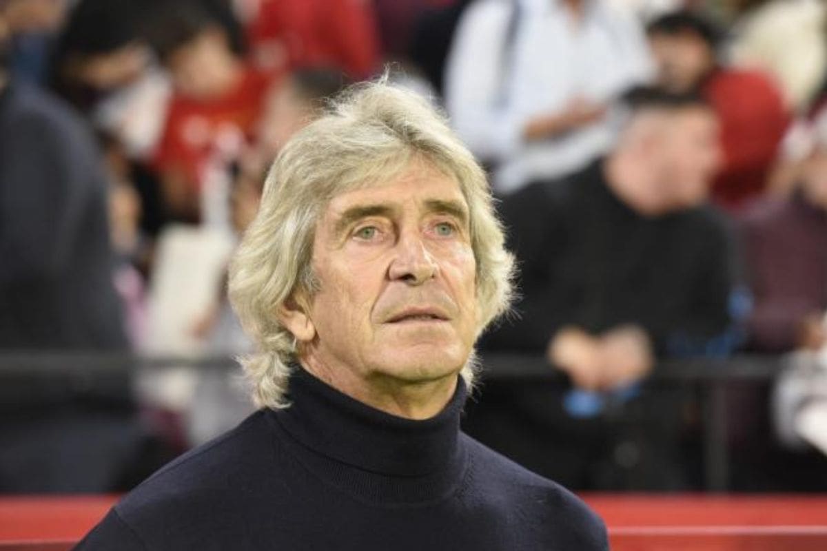 es entrenador de Real Betis.