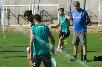 Manuel Pellegrini mira a Chile: Real Betis está en el país en búsqueda de nuevos talentos