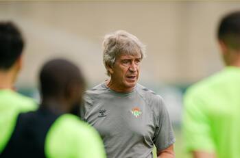 Pellegrini en ascuas: sus dos mejores jugadores, a punto de partir