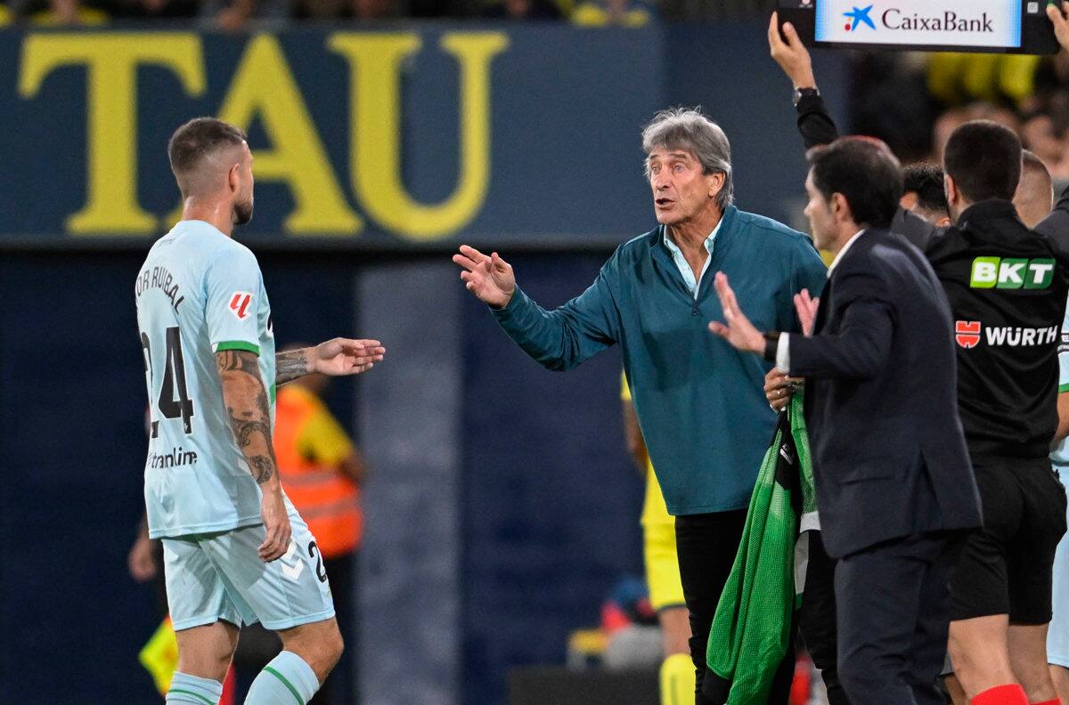 El futbolista que costó 12 millones de dólares y no puede jugar por el gran momento del Betis de Pellegrini