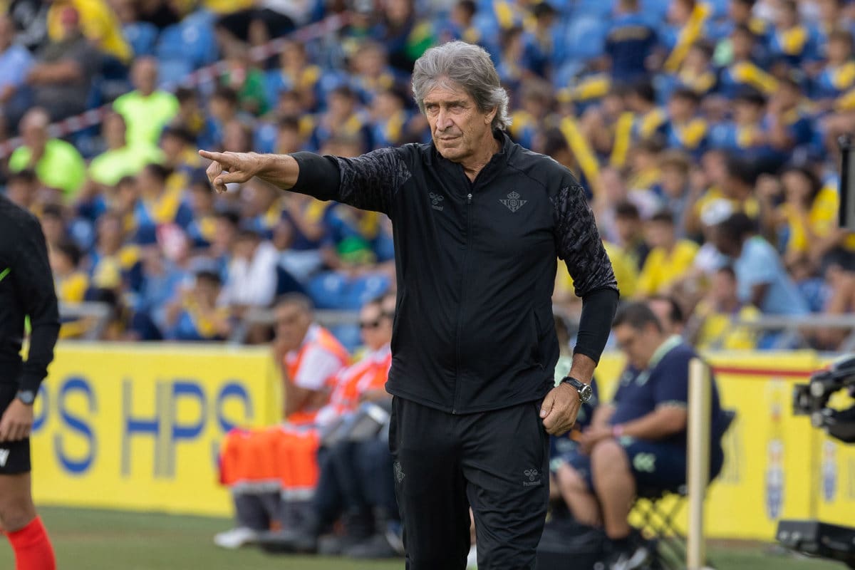 Manuel Pellegrini es respaldado en Real Betis.