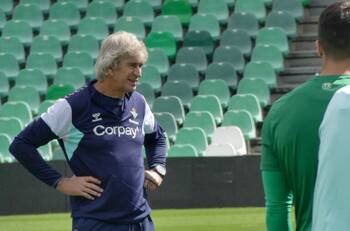 Manuel Pellegrini recupera a dos jugadores de cara a crucial encuentro del Betis contra el Celta