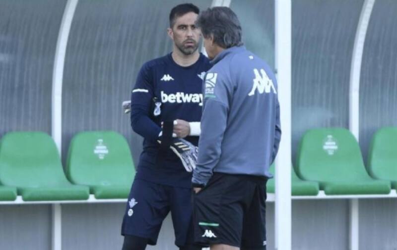 Manuel Pellegrini aseguró que Claudio Bravo seguirá ligado al mundo del fútbol.