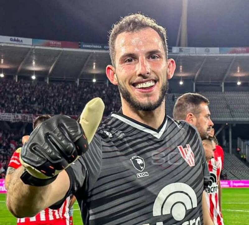 El portero argentino Manuel Roffo se podría sumar a los aspirantes del arco albo que dejó Cortés.