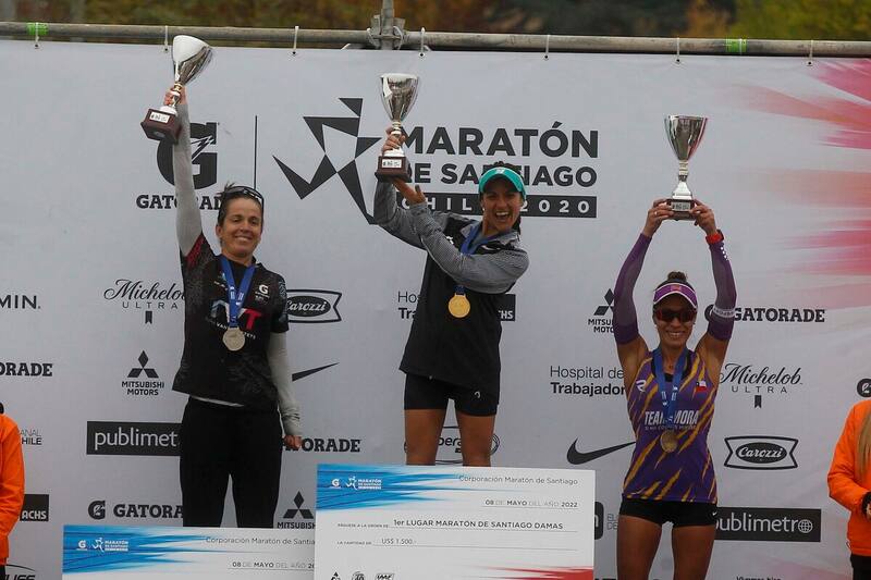 La Maratón de Santiago realiza una ceremonia para premiar a los ganadores de cada circuito. Crédito: Agencia Aton.