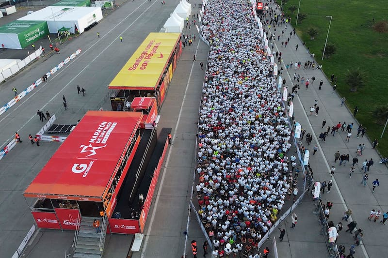 El keniano Joseph Kyengo Munywoki ganó la Maratón de Santiago en 2024.