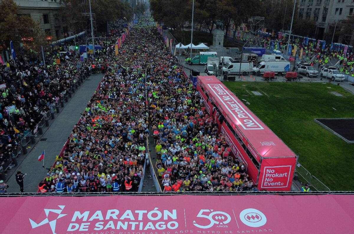 Multitudinaria convocatoria: así lucen las calles de la capital con el Maratón de Santiago