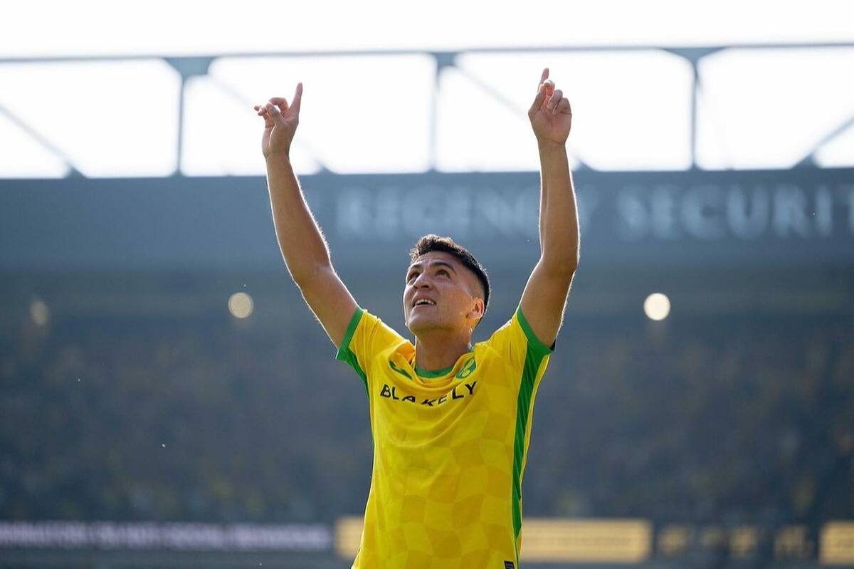 Marcelino Núñez volvió a los entrenamientos del Norwich.