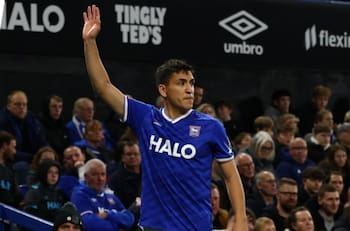 Marcelino no despega en Ipswich Town: hinchas lo eligen entre los peores tras dura derrota