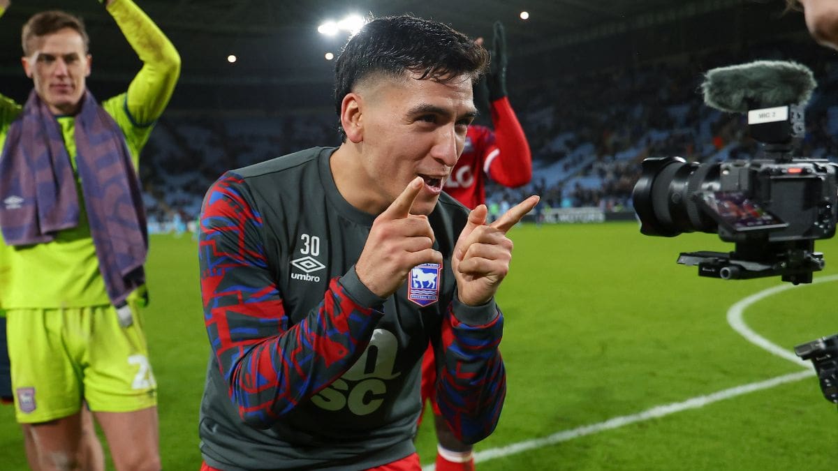Marcelino Núñez en la mira de un DT de clase mundial: jugaría en la Premier League