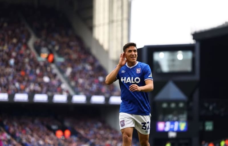 . El chileno en el Ipswich Town.