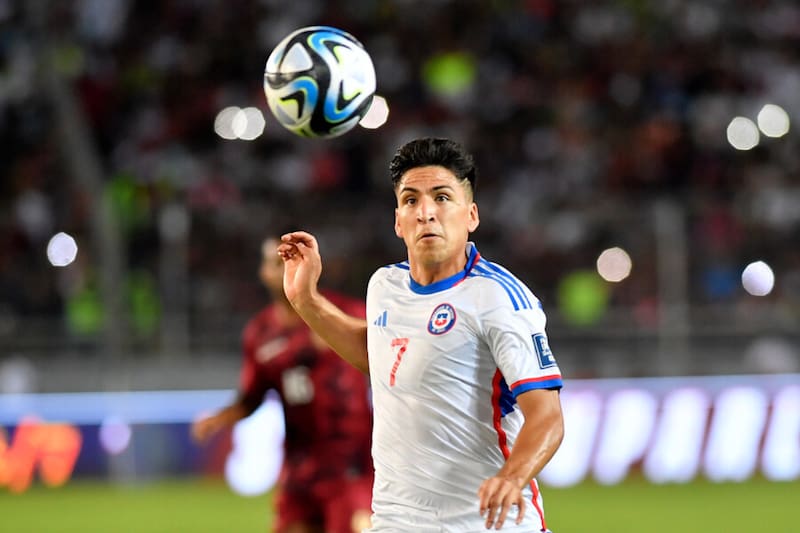 fue expulsado en La Roja ante Venezuela (Foto: Aton)