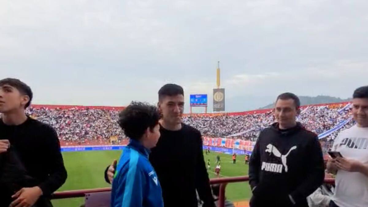 Visita inesperada: Marcelino Núñez estuvo presente en derrota de la UC ante La Serena